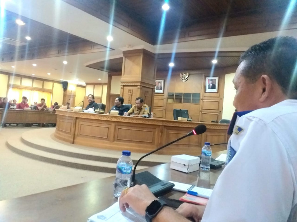 UMKM Masyarakat Kuta Minta Perpanjangan Waktu Bejualan